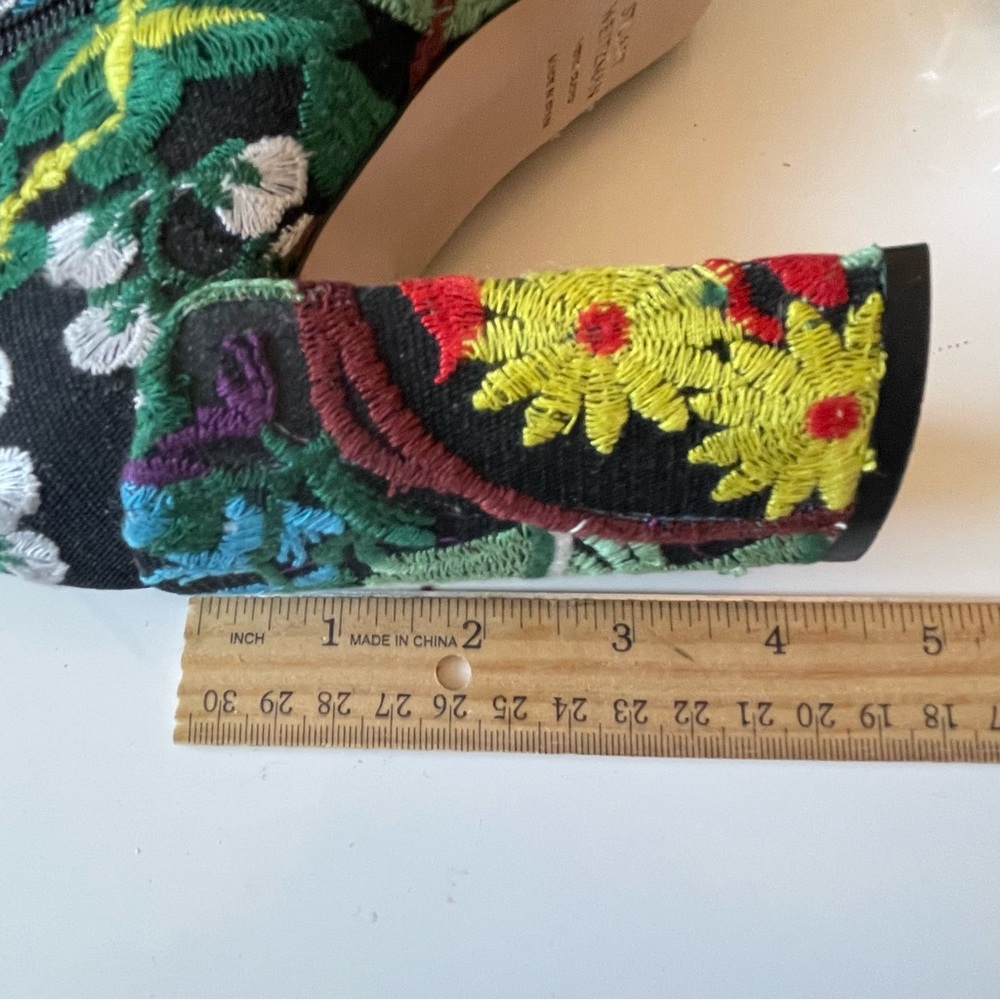STUART WEITZMAN Floral Embroidered boots size 7 - Picture 7 of 11